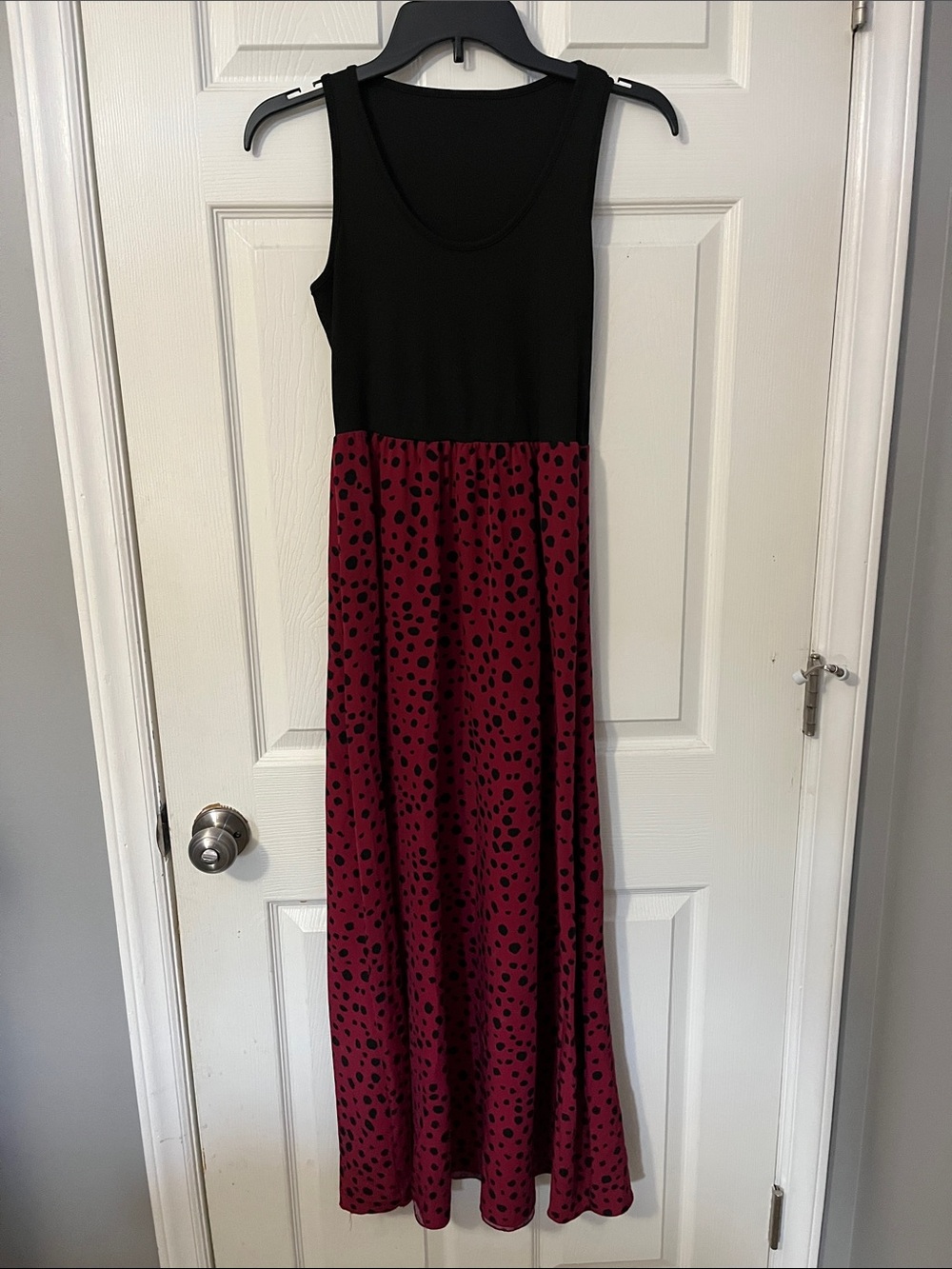 SHEIN Black Sleeveless Bodice Burgundy Polka Dot Maxi Dress